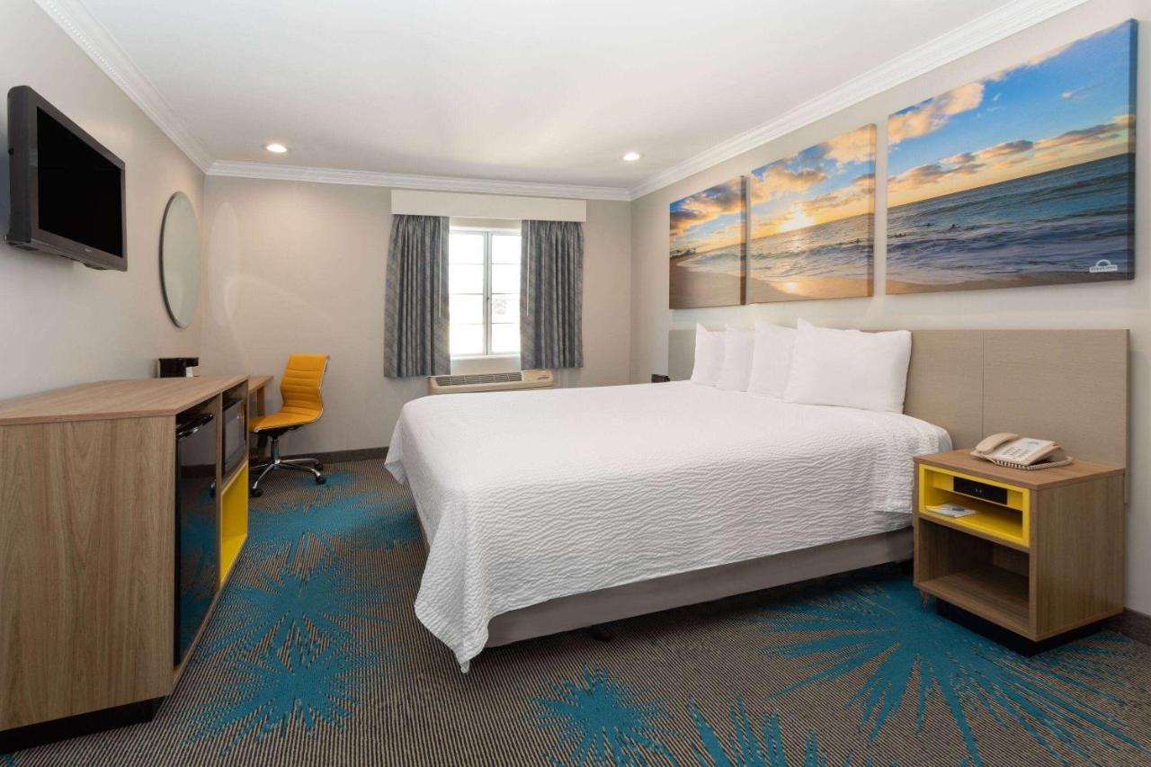 Days Inn By Wyndham Santa Monica Los Angeles Extérieur photo